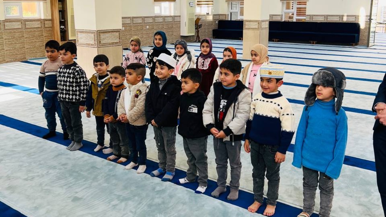 سەردانی كردنی مزگەوت